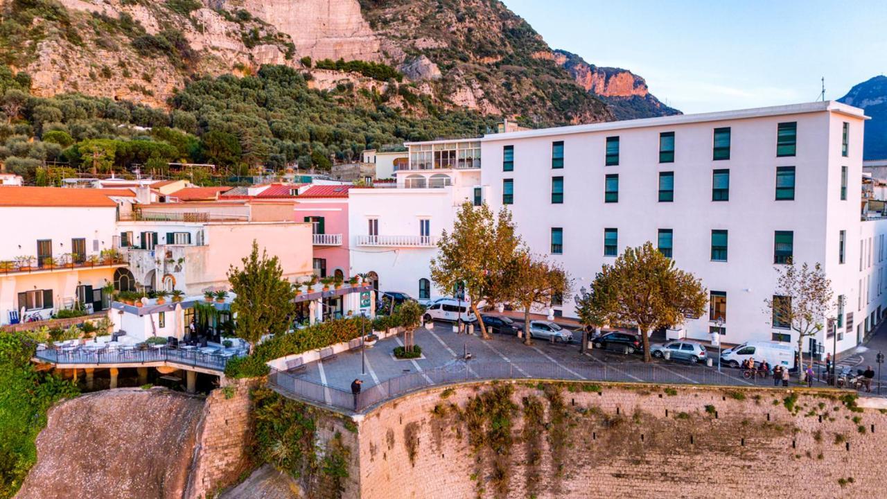 Panorama Palace Hotel Meta Exteriér fotografie